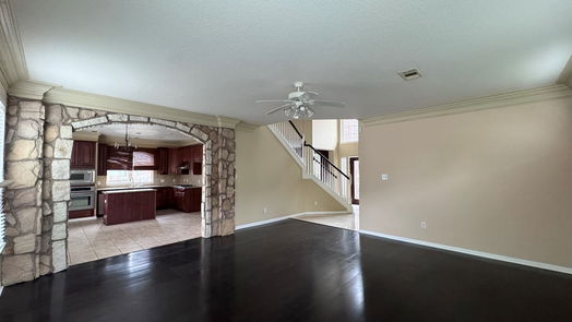 Pearland 2-story, 3-bed 10007 Hidden Falls Drive-idx