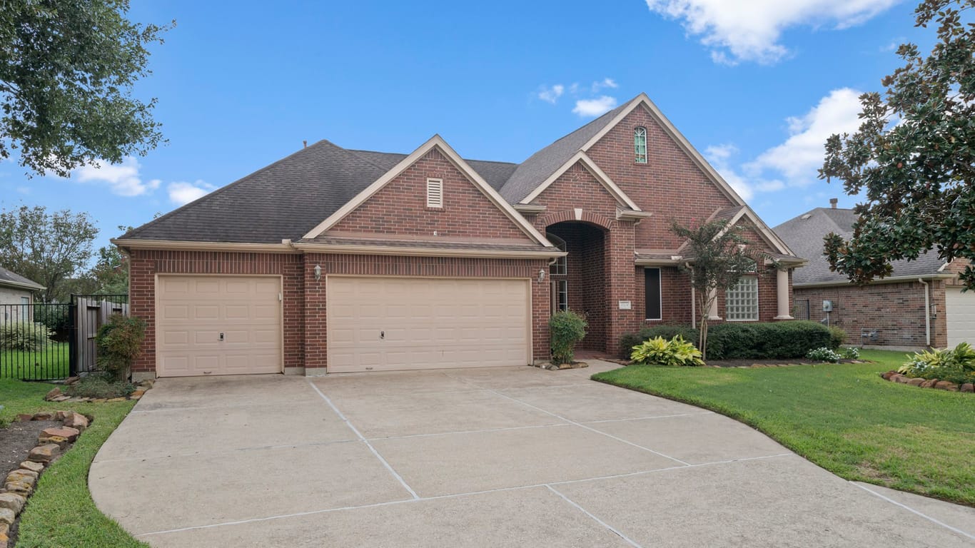 Pearland 1-story, 3-bed 3318 E Cedar Hollow Drive-idx