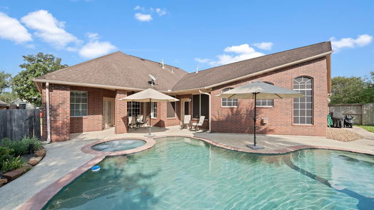 Pearland 1-story, 3-bed 3318 E Cedar Hollow Drive-idx