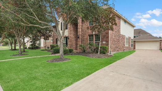 Pearland 2-story, 4-bed 12603 Fall Branch Lane-idx