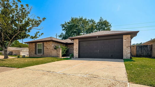 Pearland 1-story, 3-bed 2818 N Brompton Drive-idx