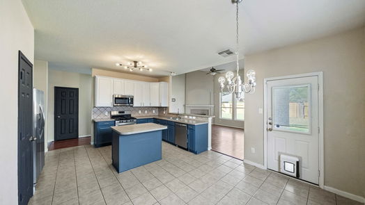 Pearland 2-story, 4-bed 10013 Hidden Falls Drive-idx