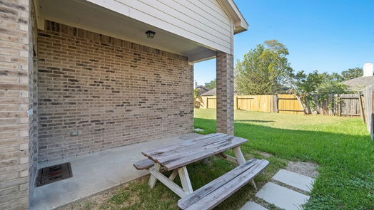 Pearland 2-story, 4-bed 10013 Hidden Falls Drive-idx