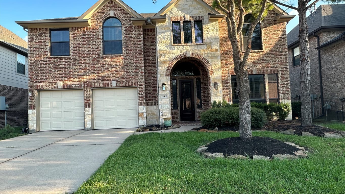 Pearland 2-story, 4-bed 13412 Great Creek Drive-idx