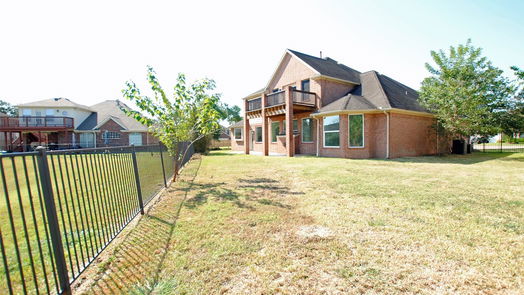 Pearland 2-story, 4-bed 307 N Elder Grove Drive-idx