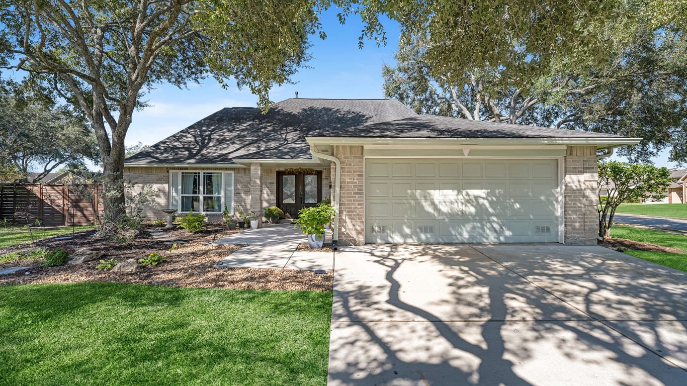 Pearland 2-story, 3-bed 802 Thornwood Court-idx