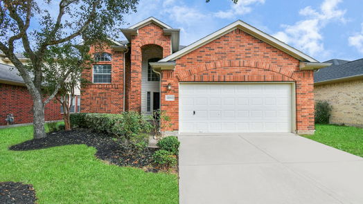 Pearland 2-story, 4-bed 12915 Meadow Springs Drive-idx