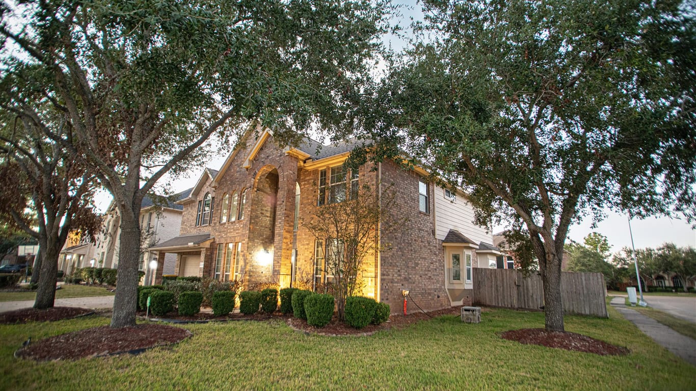 Pearland 2-story, 5-bed 12301 Signal Hill Court-idx