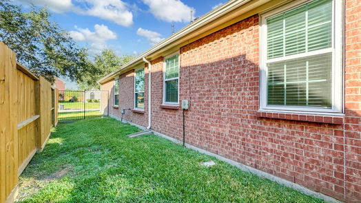 Pearland null-story, 4-bed 907 N Elder Grove Drive-idx