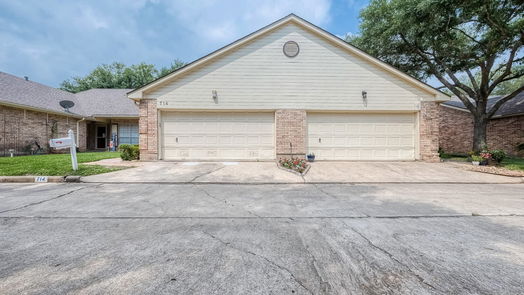 Pearland null-story, 2-bed 714 E Country Grove Circle-idx