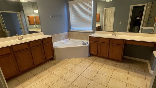 Pearland 2-story, 6-bed 3905 Basil Court-idx