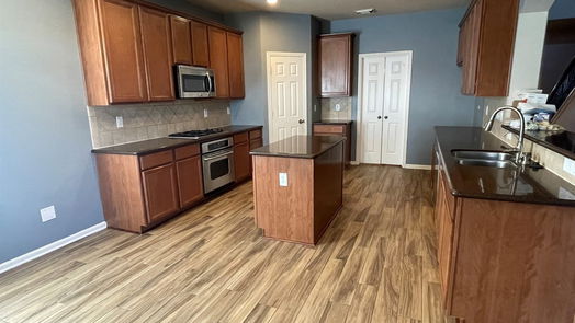 Pearland 2-story, 6-bed 3905 Basil Court-idx