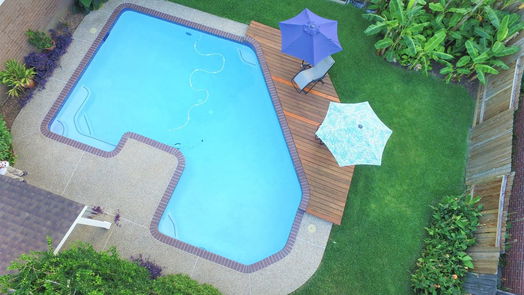 El Lago 2-story, 4-bed 1619 E Hedgecroft Drive-idx