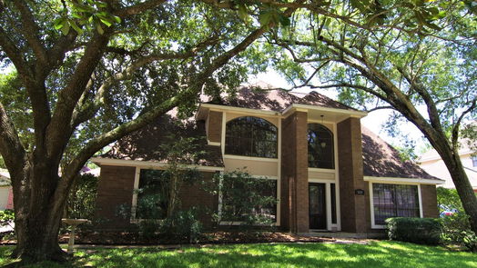 El Lago 2-story, 4-bed 1619 E Hedgecroft Drive-idx