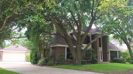 El Lago 2-story, 4-bed 1619 E Hedgecroft Drive-idx