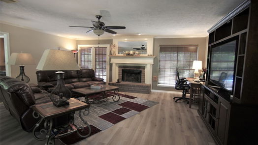 El Lago 2-story, 4-bed 1619 E Hedgecroft Drive-idx