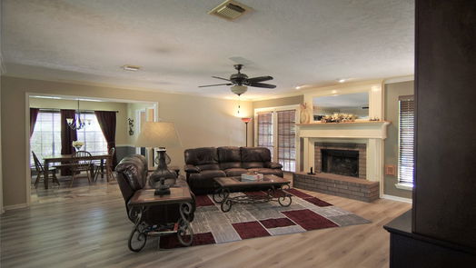 El Lago 2-story, 4-bed 1619 E Hedgecroft Drive-idx