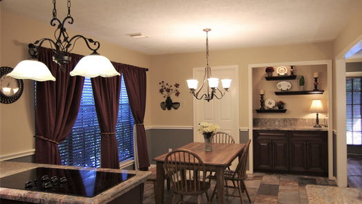 El Lago 2-story, 4-bed 1619 E Hedgecroft Drive-idx