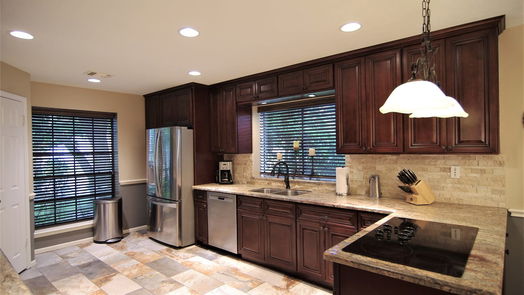 El Lago 2-story, 4-bed 1619 E Hedgecroft Drive-idx