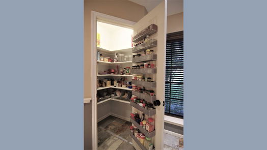 El Lago 2-story, 4-bed 1619 E Hedgecroft Drive-idx