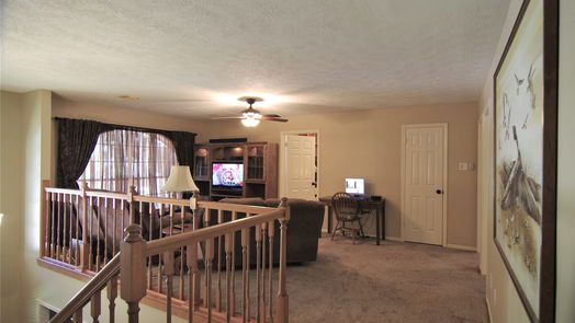 El Lago 2-story, 4-bed 1619 E Hedgecroft Drive-idx