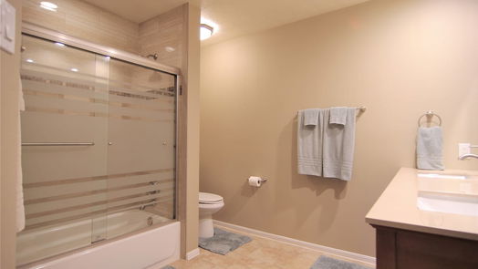 El Lago 2-story, 4-bed 1619 E Hedgecroft Drive-idx