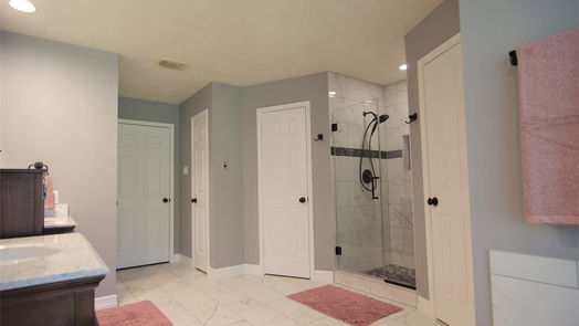 El Lago 2-story, 4-bed 1619 E Hedgecroft Drive-idx