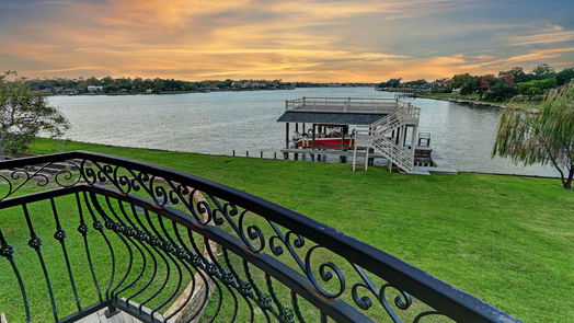 El Lago 2-story, 6-bed 401 Lakeshore Drive-idx