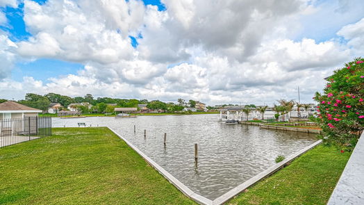 Seabrook 2-story, 3-bed 8143 Laeksiide Drive-idx