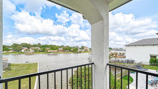 Seabrook 2-story, 3-bed 8143 Laeksiide Drive-idx