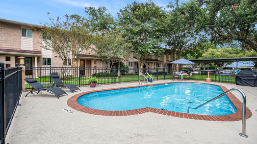 Seabrook 2-story, 2-bed 2330 Lakewood Yacht Club Drive 8-idx