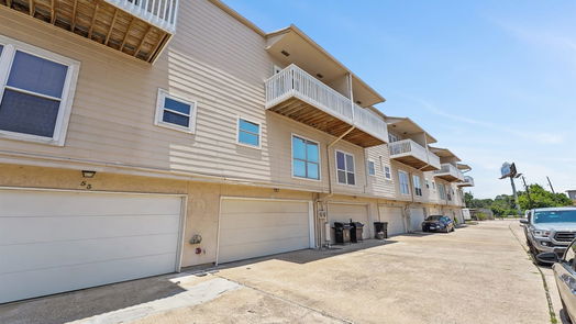 Seabrook 3-story, 2-bed 4749 Nasa parkway Parkway 54-idx