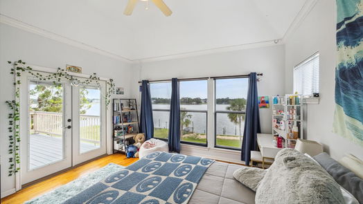 Seabrook 2-story, 3-bed 638 Shorewood Drive-idx