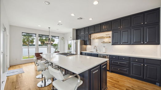 Seabrook 2-story, 3-bed 638 Shorewood Drive-idx