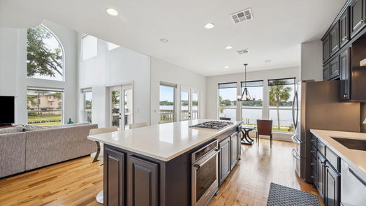 Seabrook 2-story, 3-bed 638 Shorewood Drive-idx