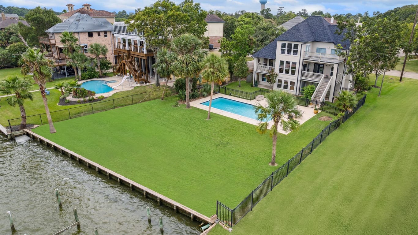 Seabrook 2-story, 3-bed 638 Shorewood Drive-idx