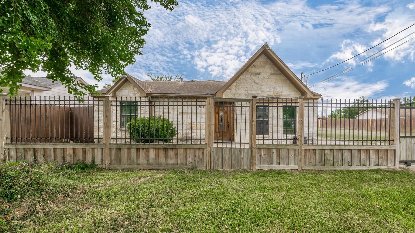 South Houston 2-story, 4-bed 511 Avenue I-idx