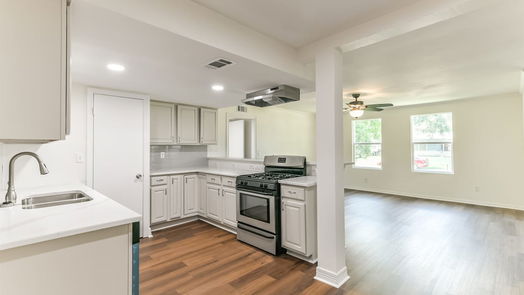 Texas City 1-story, 4-bed 1542 15th Avenue N-idx