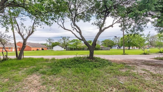 Texas City 2-story, 3-bed 2522 3rd 1/2 Avenue N-idx