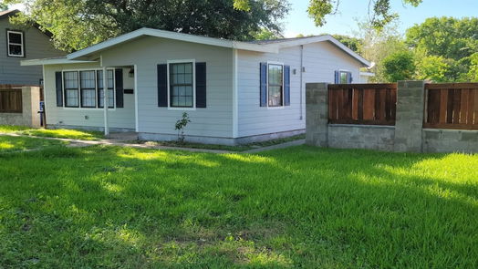 Texas City 1-story, 4-bed 604 19th Avenue N-idx