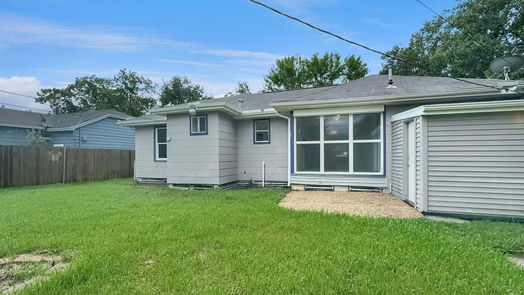 Texas City 1-story, 2-bed 1128 16th Avenue N-idx