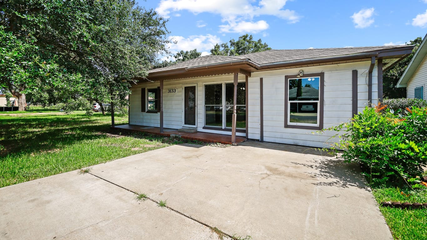 Texas City 1-story, 4-bed 3133 Texas Avenue-idx