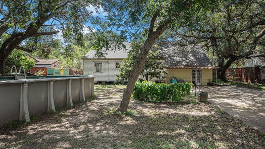 Texas City 1-story, 5-bed 416 10th Avenue N-idx