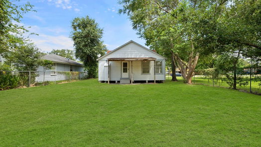 Texas City 1-story, 3-bed 2605 N 2nd Avenue-idx