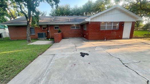 Texas City 1-story, 3-bed 2408 34th Avenue N-idx