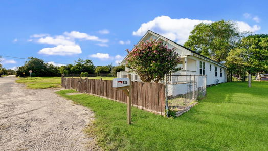 Texas City 1-story, 3-bed 326 1st Avenue N-idx