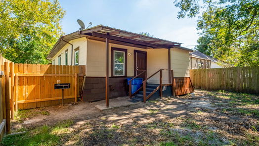 Texas City 1-story, 4-bed 523 Ml King Jr Street-idx