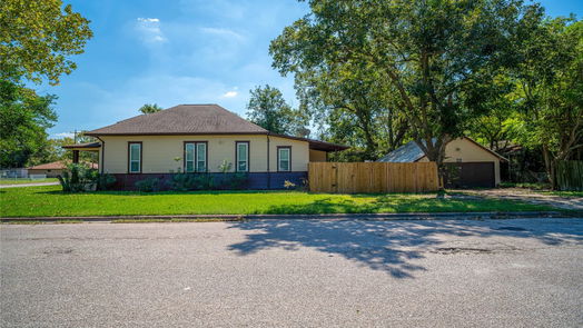 Texas City 1-story, 4-bed 523 Ml King Jr Street-idx