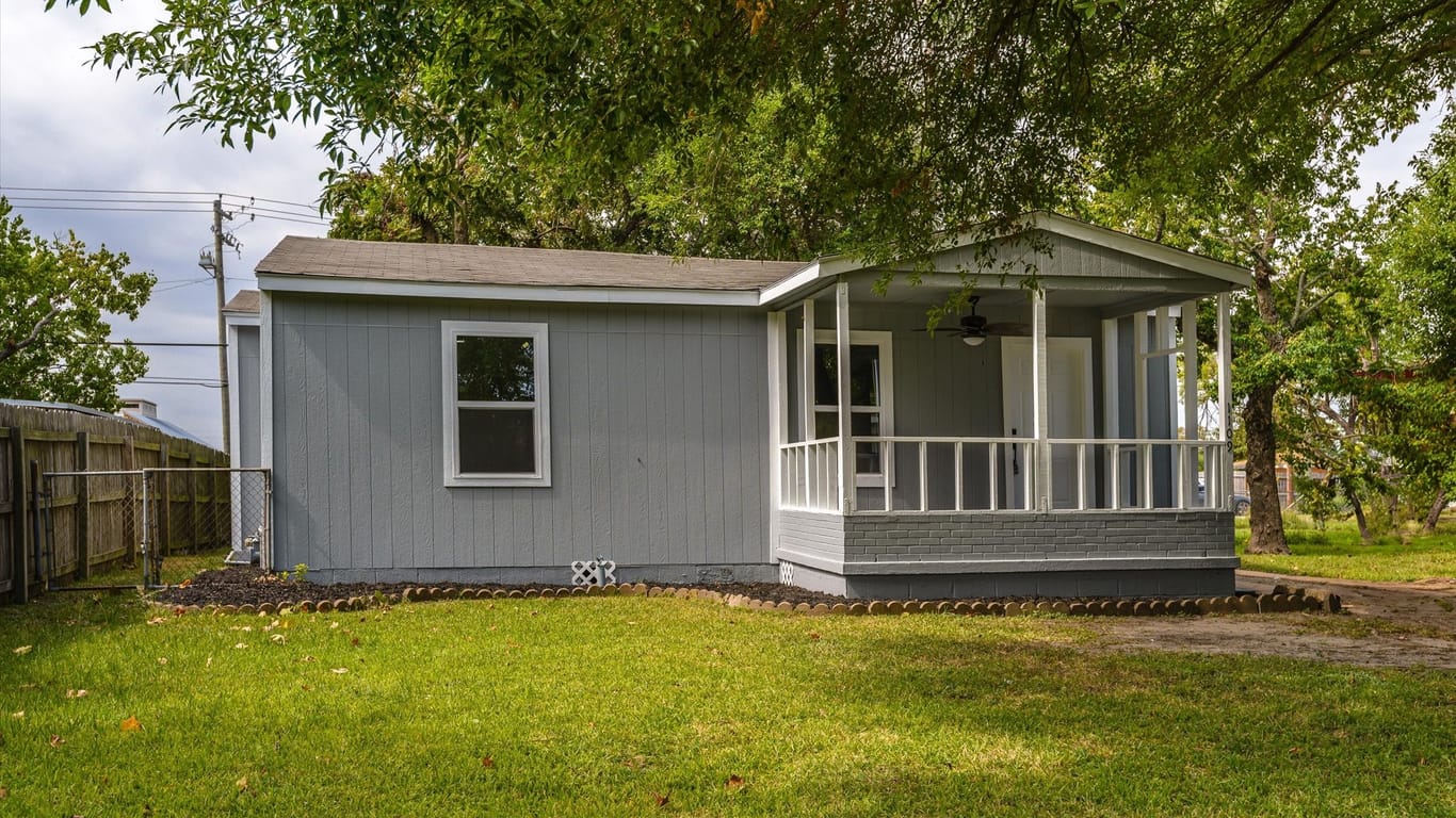 Texas City 1-story, 2-bed 1109 13th Street N-idx