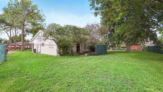 Texas City 1-story, 3-bed 7204 Nightingale Circle-idx